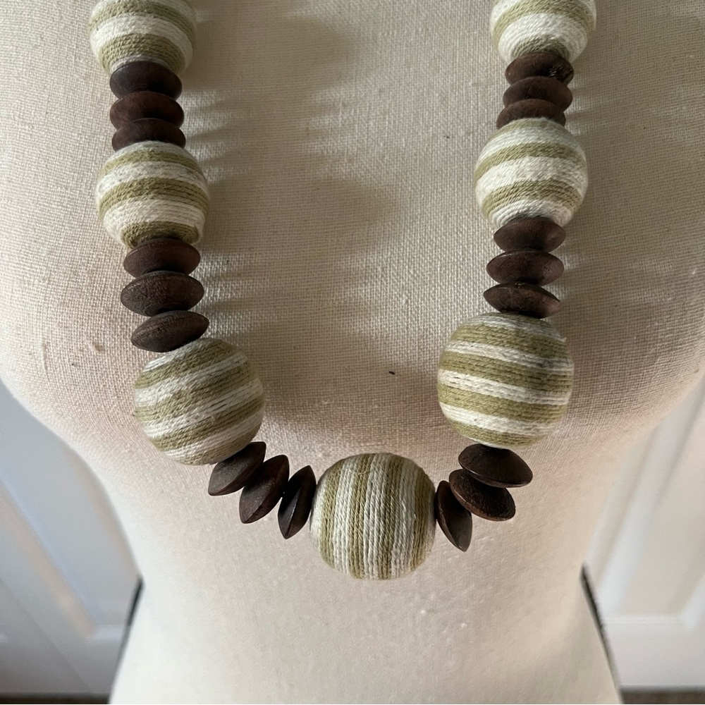 Boho Vintage Striped Chunky Wood Beaded Necklace - Picture 2 of 7